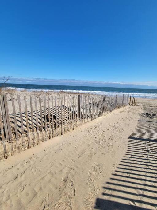 Beachfront Oasis Steps To The Beach Apartment Ocean City Exterior photo