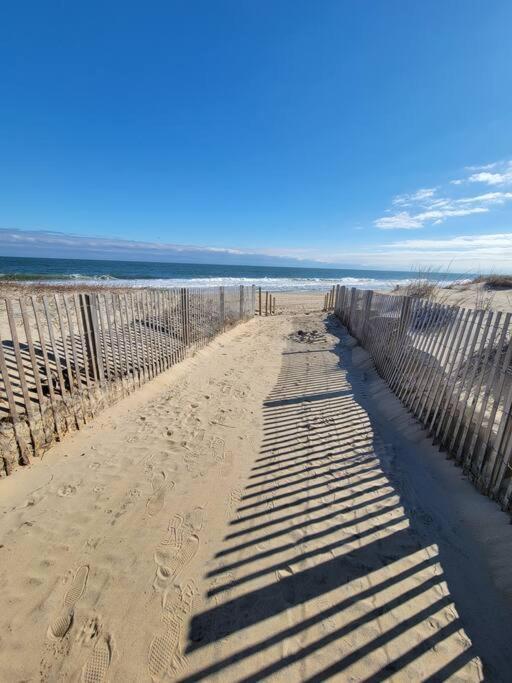 Beachfront Oasis Steps To The Beach Apartment Ocean City Exterior photo